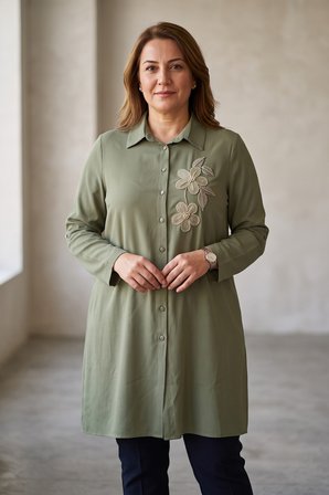 Kadın Büyük Beden  Çiçek Aplikeli Uzun Kollu Düğmeli Gömlek Tunik 3431-Yeşil
