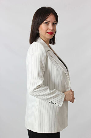 1906 Beyaz Çizgili Fermuarlı Cep Aksesuarlı  Kadın Büyük Beden Blazer Ceket