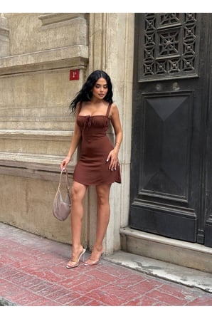 Kadın Beyaz Kalın Askılı Göğüs Bağlamalı Mini Elbise YEL221699
