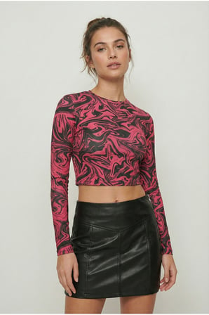 Kadın Siyah Bisiklet Yaka Desenli Crop Bluz NJ74