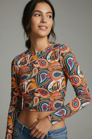 Kadın Siyah Bisiklet Yaka Desenli Crop Bluz NJ74