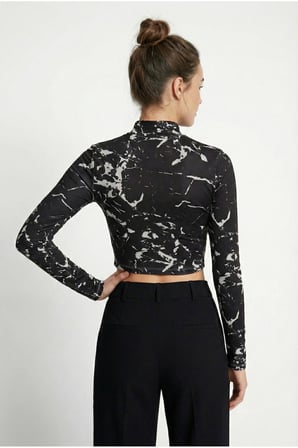 Kadın Fuşya Yarım Balıkçı Yaka Desenli Crop Bluz NJ75
