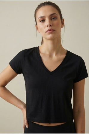 Kadın Siyah V Yaka Crop Basic T-Shirt NJ78