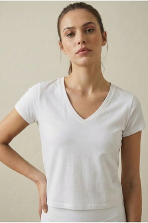 Kadın Beyaz V Yaka Crop Basic T-Shirt NJ78