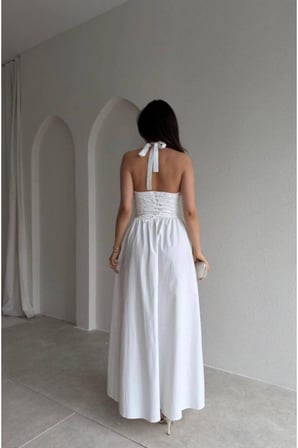 Kadın Beyaz Halter Yaka Korse Detaylı Maxi Elbise YEL221823