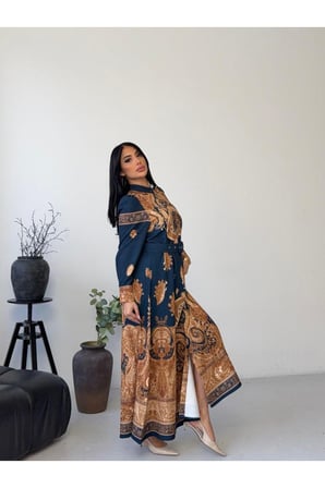 Kadın Lacivert-Camel Atlas Kumaş Dik Yaka Kemerli Maxi Elbise JEN2639