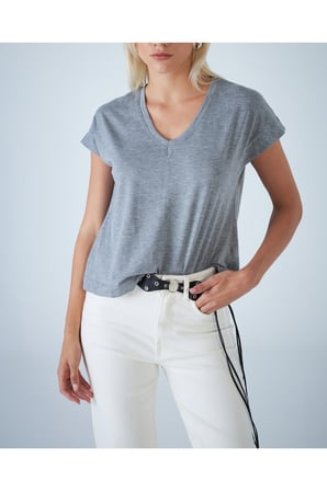 Kadın Beyaz V Yaka T-Shirt APP1311