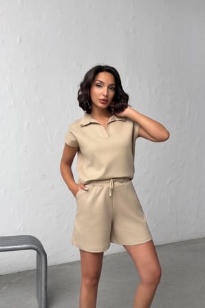 Kadın Ekru Polo Yaka Elastik Bel Alt Üst Şortlu Takım NJ141