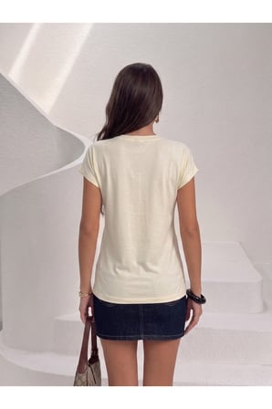 Kadın Krem V Yaka Dökümlü Basic T-Shirt NJ142