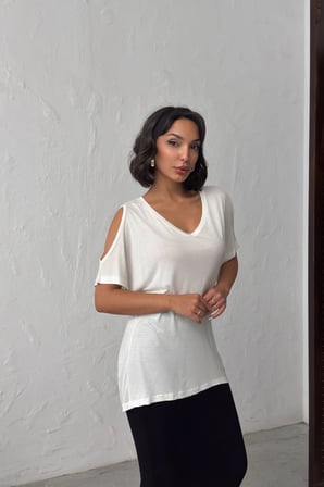 Kadın Siyah Kolları Pencere Detaylı Basic T-Shirt NJ153