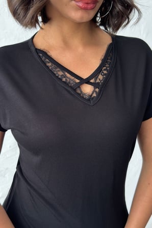 Kadın Beyaz Tül Detaylı V Yaka T-Shirt NJ160
