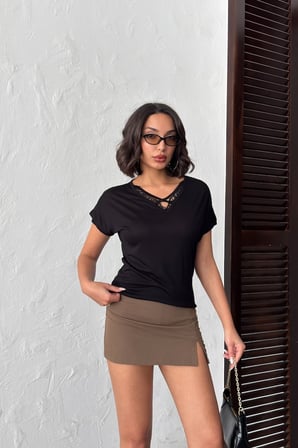 Kadın Beyaz Tül Detaylı V Yaka T-Shirt NJ160