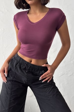 Kadın Saks V Yaka Kısa Kollu Slim Fit T-Shirt NJ140