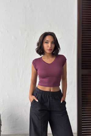 Kadın Saks V Yaka Kısa Kollu Slim Fit T-Shirt NJ140