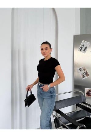 Kadın Siyah Bisiklet Yaka Modal Basic T-Shirt ELT7245