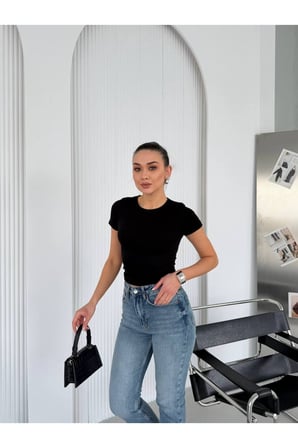 Kadın Siyah Bisiklet Yaka Modal Basic T-Shirt ELT7245