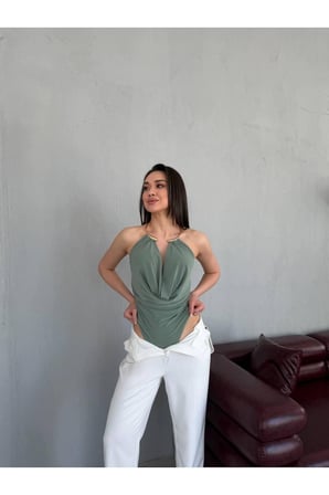 Kadın Pembe Aksesuarlı Degaje Yaka Bodysuit ELT302