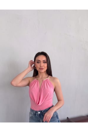 Kadın Pembe Aksesuarlı Degaje Yaka Bodysuit ELT302
