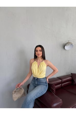 Kadın Pembe Aksesuarlı Degaje Yaka Bodysuit ELT302