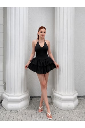 Kadın Beyaz Halter Yaka Kat Kat Fırfırlı Şortlu Mini Elbise DCF271