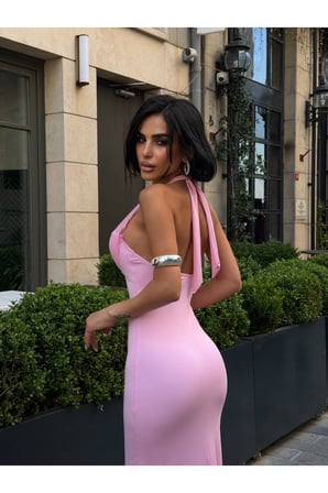 Kadın Siyah Halter Yaka Arkası Yırtmaçlı Maxi Elbise DCF287