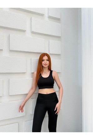Kadın Siyah Geniş Bantlı Göğüs Pedli Kalın Askılı Spor Crop Büstiyer KR5003