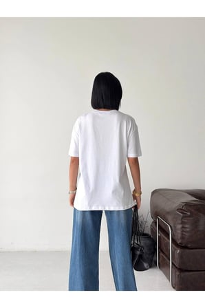Kadın Beyaz Asimetrik Kesim Dantelli T-Shirt GET26305
