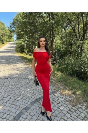 Kadın Kırmızı Sırt Dekolteli Madonna Yaka Maxi Elbise YEL221540