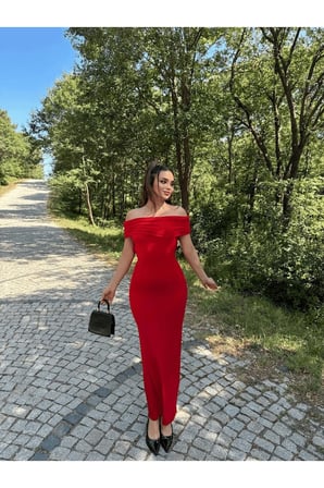 Kadın Kırmızı Sırt Dekolteli Madonna Yaka Maxi Elbise YEL221540
