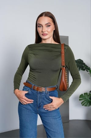Kadın Siyah Kayık Yaka Drape Detaylı Bluz PC7006