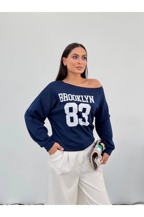 Kadın Lacivert Brooklyn 83 Baskılı Kayık Yaka Sweatshirt FRV0231-1