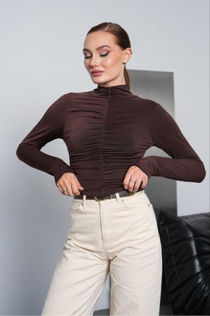 Kadın Siyah Drape Detaylı Yarım Fermuarlı Dik Yaka Bluz PC7008