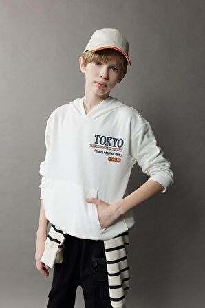 DeFacto Erkek Çocuk Oversize Geniş Kalıp Kapüşonlu Sırt Baskılı Sweatshirt D8495A825SPWT32