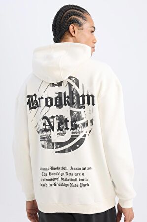 DeFactoFit NBA Brooklyn Nets Comfort Fit Rahat Kalıp Kapüşonlu Kalın Sırt Baskılı Sweatshirt D3223AX24WNER105