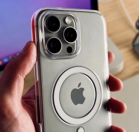 Apple iPhone 15 Pro Magsafe Animasyonlu Sararmaz Kutulu Mika Şeffaf Kılıf