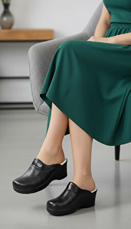 Siyah Delikli Dolgu Topuklu Kadın Sabo Ortopedik Hemşire Doktor Aşçı Günlük Terlik