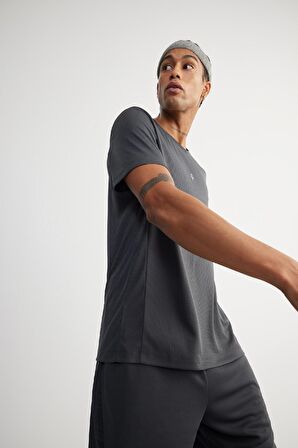 DeFactoFit Slim Fit Dar Kesim Bisiklet Yaka Baskılı Sporcu Kısa Kollu Tişört V2887AZ25SPBK81