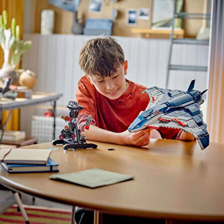 LEGO Marvel Avengers: Ultron Çağı Quinjet, 76325