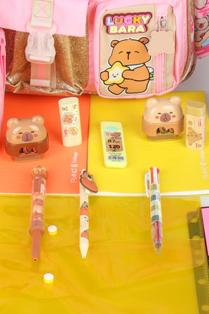 x Dekomus Capybara Golden Dream Collection Kırtasiye Seti Büyük Boy Okul Çantası ve Beslenme Çantası 