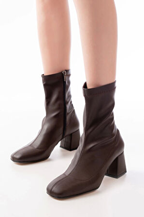 Hc-2700 Kahverengi Topuklu Fermuarlı Kadın Bot