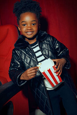 Kız Çocuk Normal Kalıp Pelüş Yaka Baklava Desenli Kapitone Kaban - Siyah | 6 Yaş