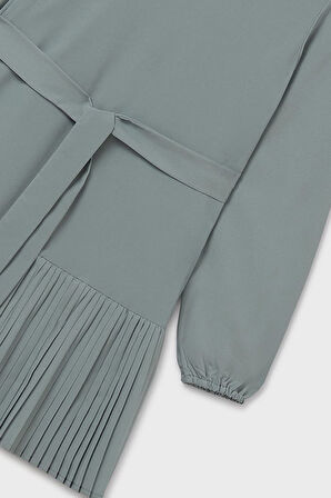 Kız Çocuk Normal Kalıp Eteği Piliseli ve Beli Kuşaklı Elbise - Adaçayı Yeşili | 12 Yaş