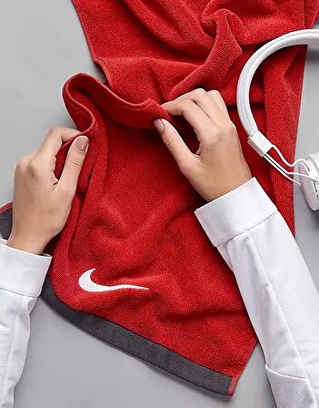 Nike Fundamental Towel Medium Sport Unisex Havlu Kırmızı N.ET.17.643.MD