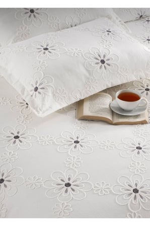 Miar Çift Kişilik Nakışlı Yatak Örtüsü Seti Çiçek Desenli 250x260 cm