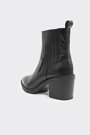 Kısa Topuklu Hakiki Deri Kadın Bot