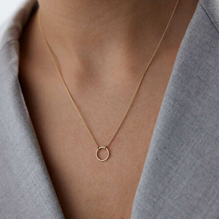 Sade Charm Halkası Kolye