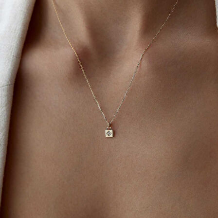 Dört Taşlı Kilit Kolye