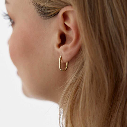 Tam Burgu Ataç Küpe