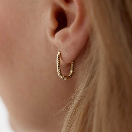 Tam Burgu Ataç Küpe