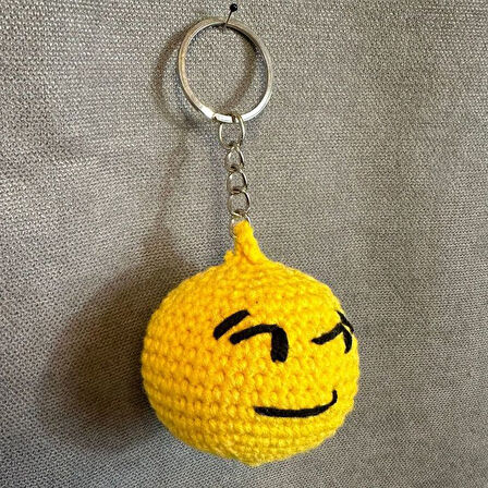 Uretti - Tuğba 9352 9180 El Yapımı Örgü Gülümseyen Emoji Model Anahtarlık